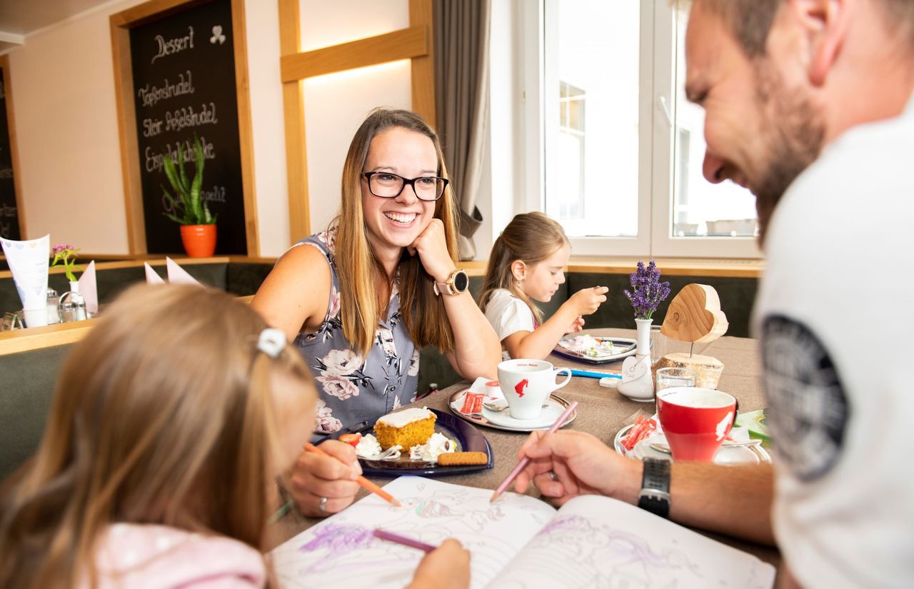 Tägich frisch zubereitete Lieblingsspeisen (c) Familienhotel Berger/Niki Pommer