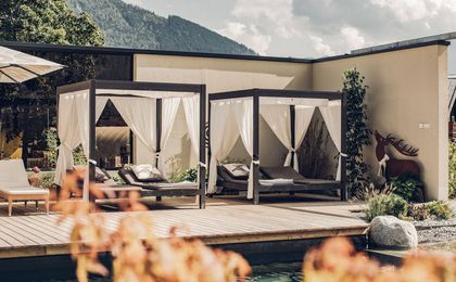 Sport- und Familienresort Alpenblick - Wellnesshotel - Liegen