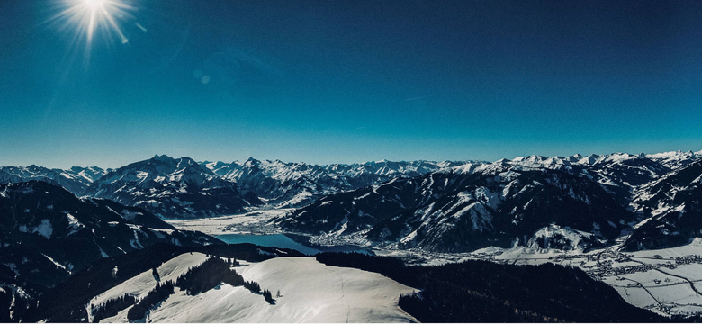 Sport- und Familienresort Alpenblick: Zell from above