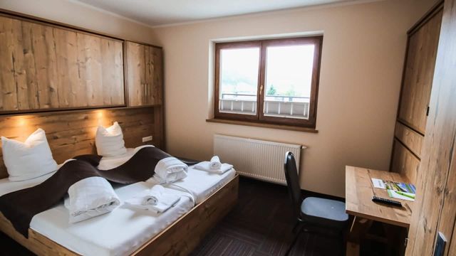 Doppelzimmer mit 1 Zustellbett mit Balkon