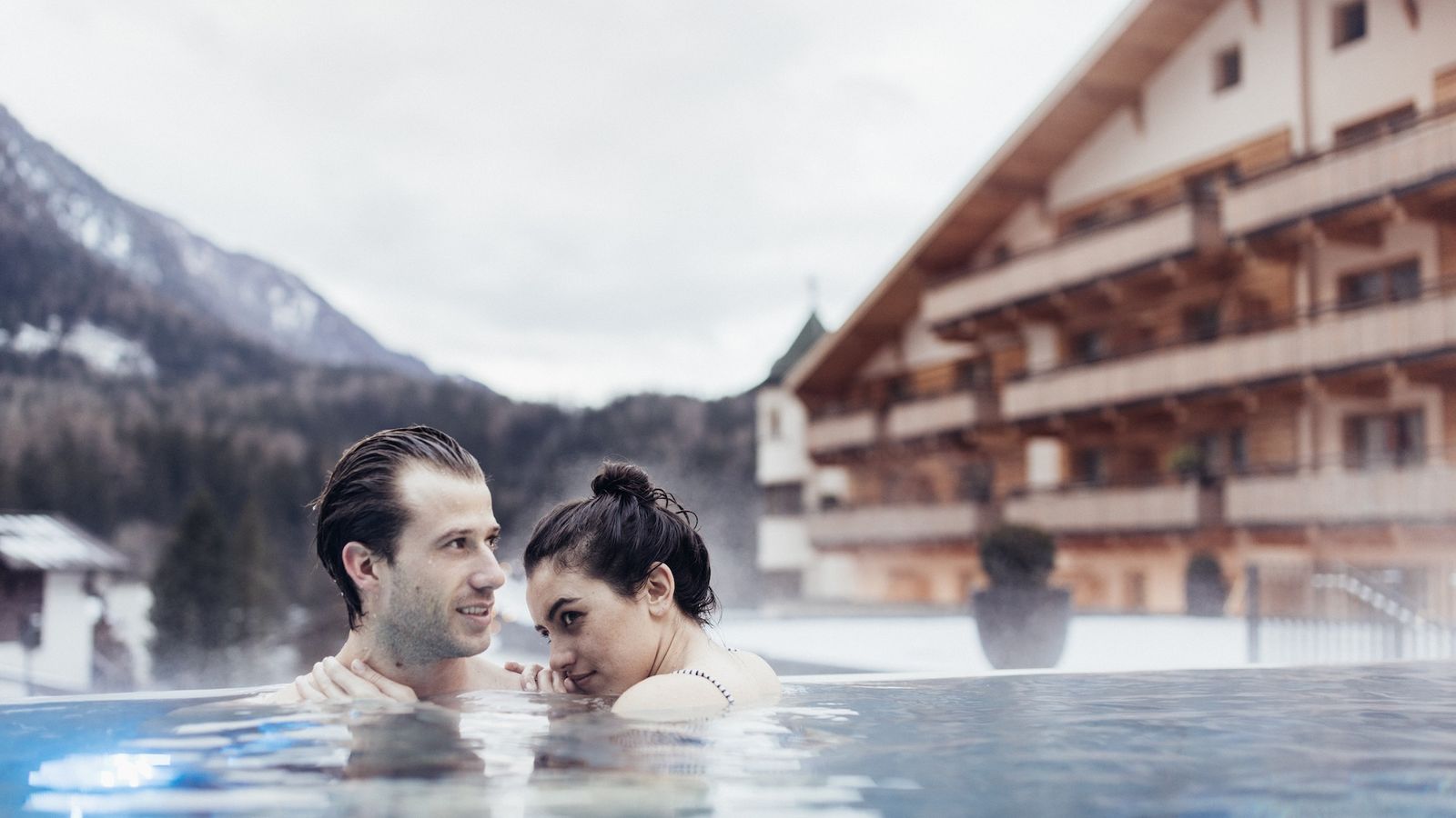 Schwimmen mit Alpenpanorama - Hotel habicher hof