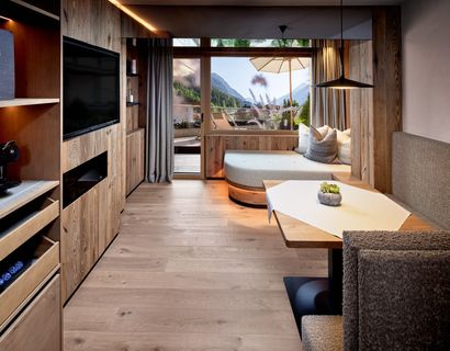 Vitalhotel Edelweiss: Turm-Suite mit Bergblick & Balkon