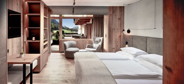 Vitalhotel Edelweiss: DZ Edelweiss Alpin Style mit Bergblick image #1