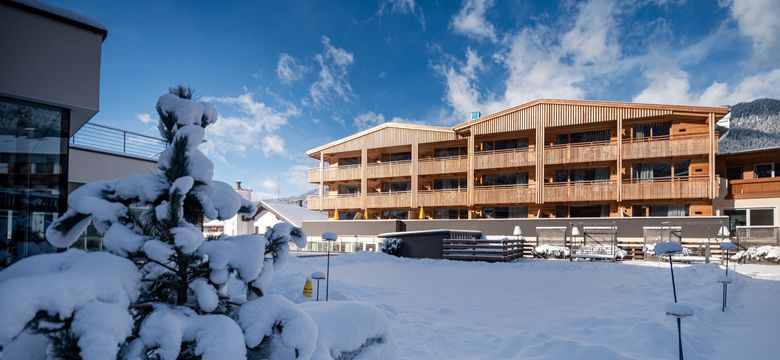 Alpine Nature Hotel Stoll: Winter magic: cross-country skiing and wellness