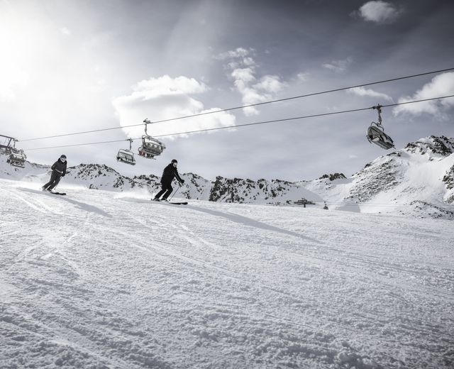 Sun Skiing Offer 7 Nights image 1 - Ski | Golf | Wellness  Hotel Riml ****S