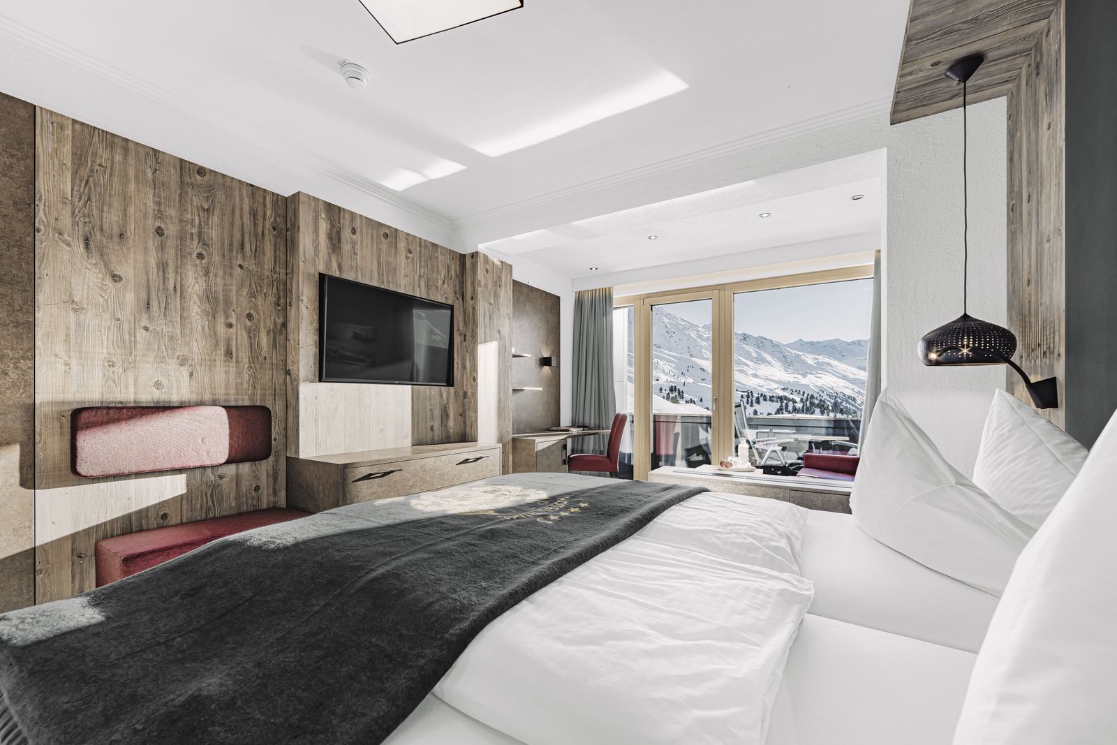 from 12.04.-13.04. image 1 - Ski | Golf | Wellness  Hotel Riml ****S