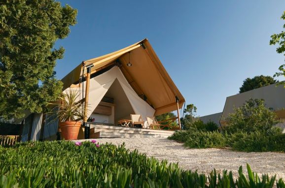 Outside Winter 1, LuxusZELT Safari Family, Kötschach-Mauthen, Kärnten, Carinthia , Austria