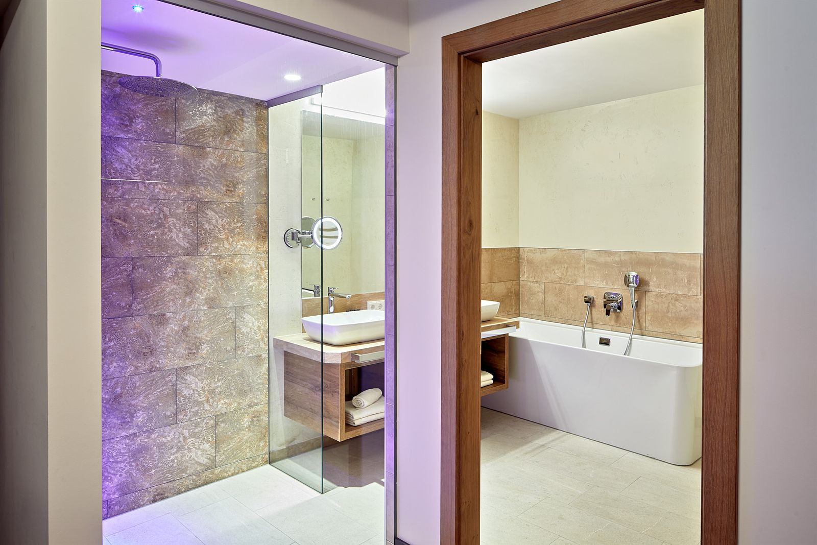 Dvoulůžkový pokoj Onyx image 3 - Kaiserhof 5*superior