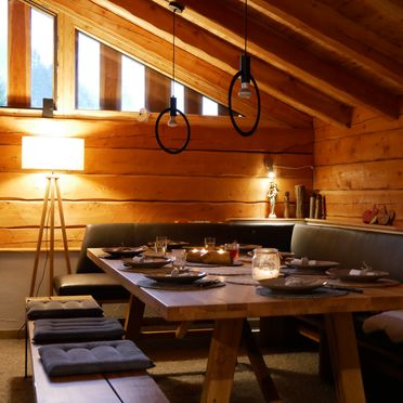 Essbereich im Wohnraum, Chalet Höfer, Vigo Rendena, San Valentino Tal, Trentino-Südtirol, Italien