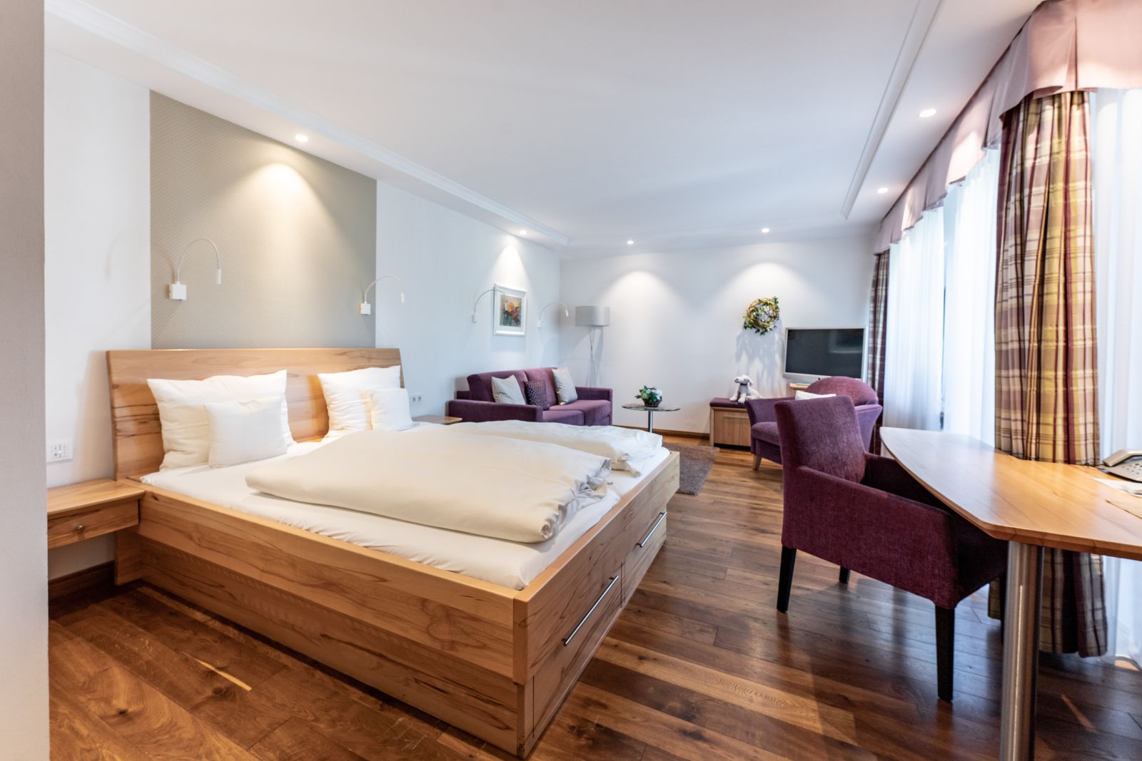 Groß - modern - Doppelzimmer image 1 - Hotel zum Ochsen | Schönwald | Baden Württemberg