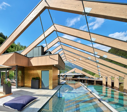ZillergrundRock Luxury Mountain Resort: Opening weeks 7 = 6