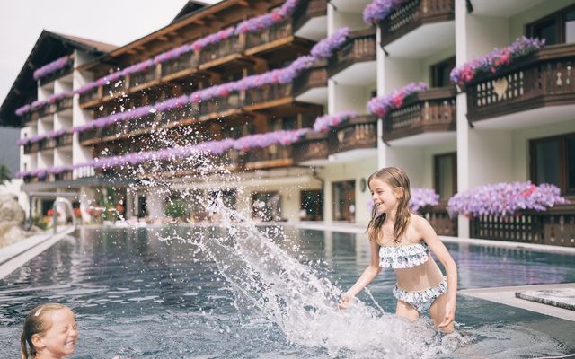 Familotel Kärnten Der Kirchheimerhof - Superior Refugium: Familien-Fixpreis-Woche und 1 Kind bis 11 Jahre GRATIS
