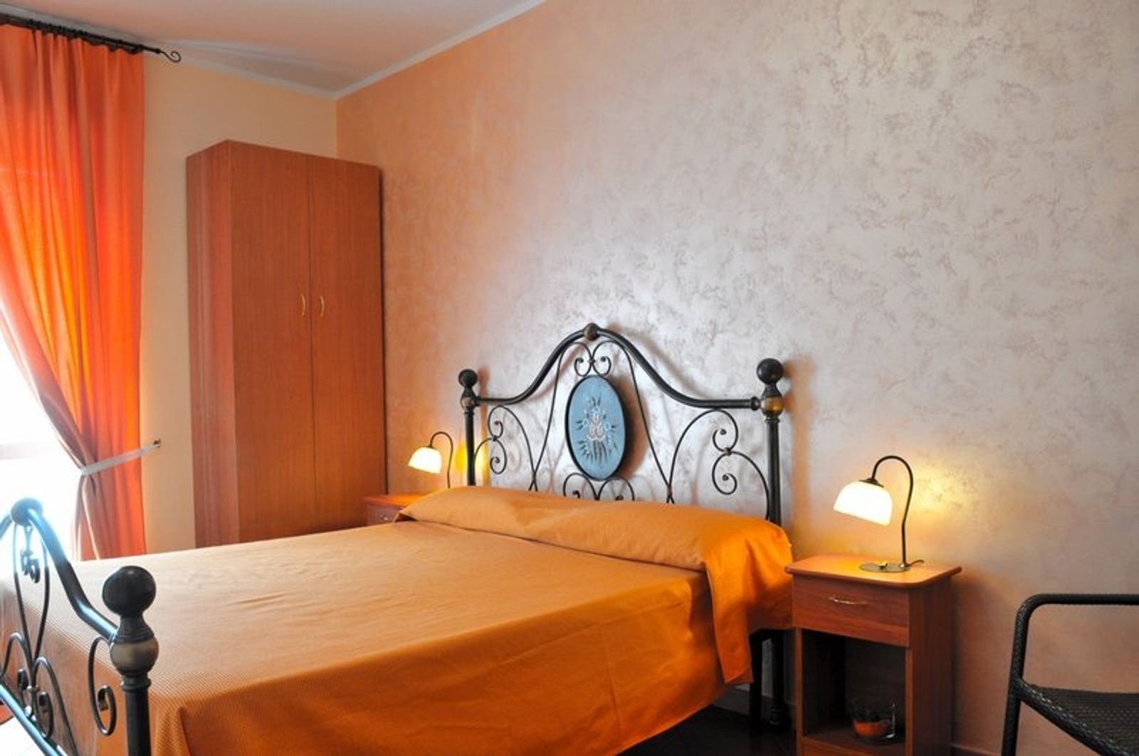 Doppelzimmer - Orange - Granatapfel - Lavendel image 3 - B&B Rio Casaletto | Casaletto Spartano | Kampanien | Italien