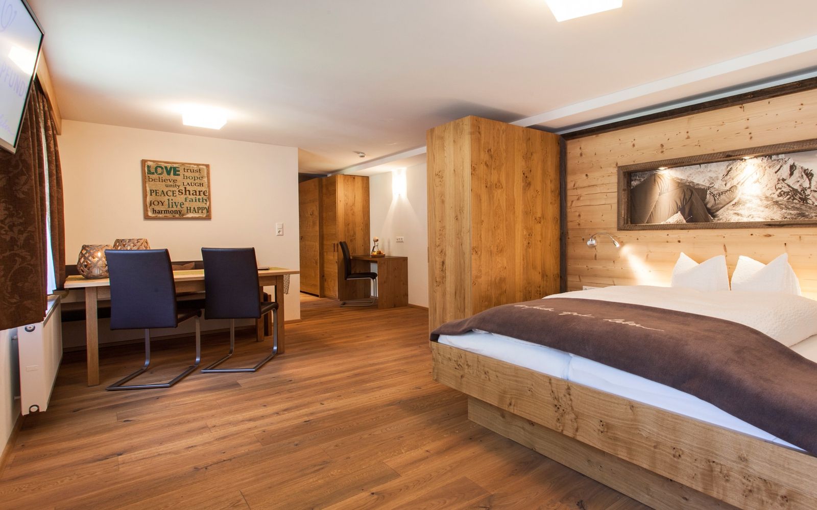 Appartements im Haupthaus image 1 - Motorrad - Skihotel Hotel | Post | Pfunds | Tirol | Austria