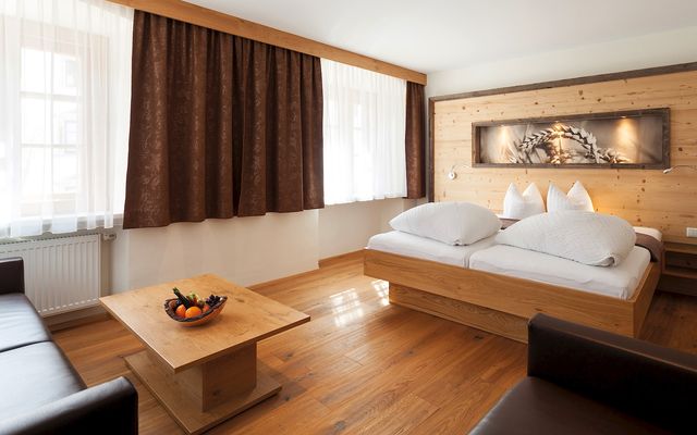 Accommodation Room/Apartment/Chalet: Superior double room in the main building