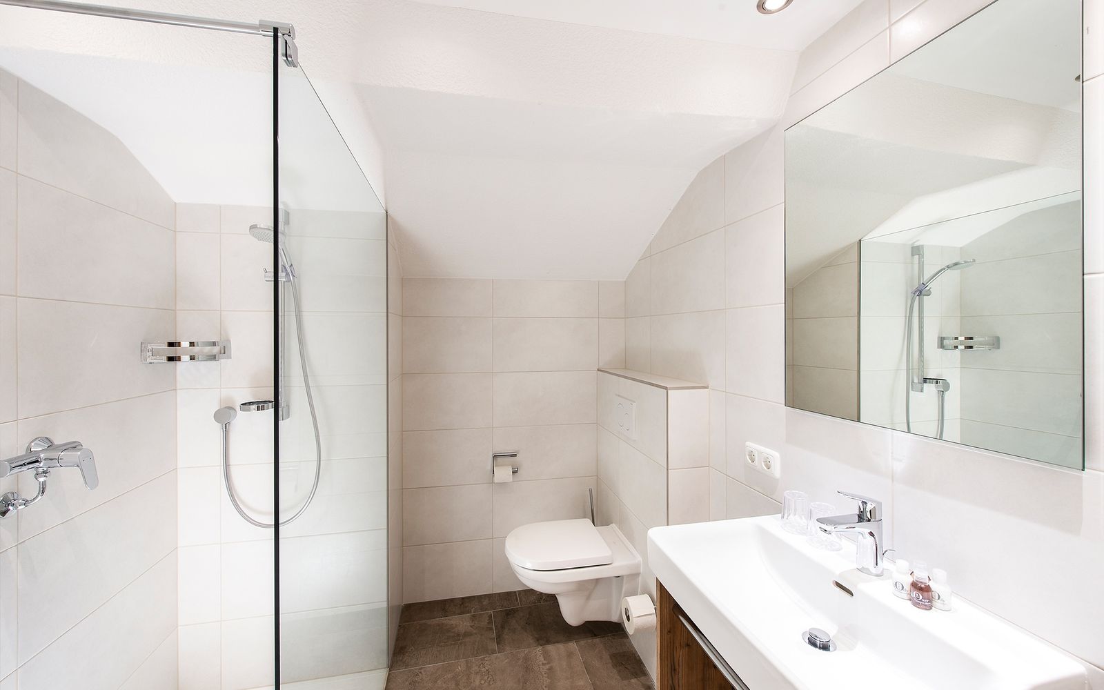 Doppelzimmer Standard Nord image 2 - Motorrad - Skihotel Hotel | Post | Pfunds | Tirol | Austria