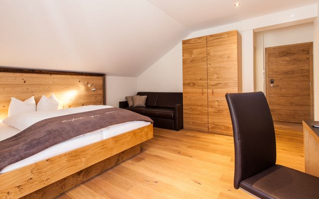 Superior double room in the main building image 3 - Motorrad - Skihotel Hotel | Post | Pfunds | Tirol | Austria