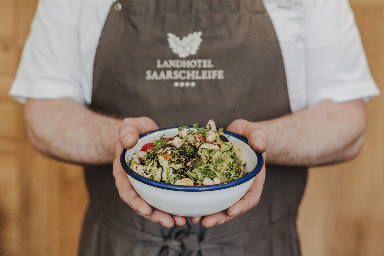Waren Sie schon mal bei Christian in der Küche? image 2 - Buchnas Landhotel Saarschleife