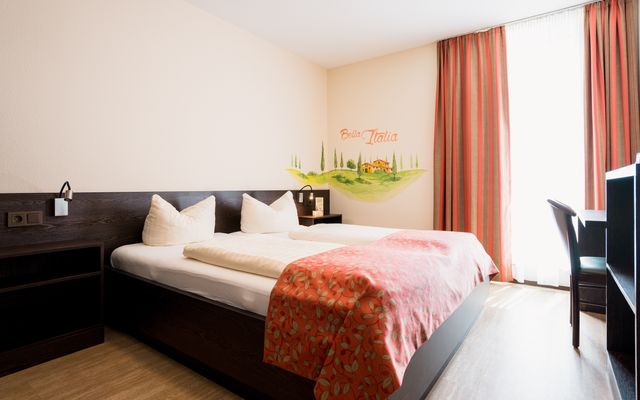 « Chambre familiale avec balcon » image 2 - Hotel La Toscana