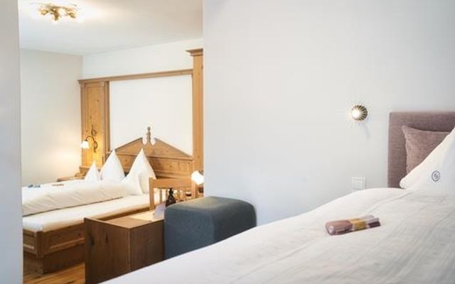 Dreibettzimmer image 3 - Hotel die Arlbergerin | St.Anton a. Arlberg | Tirol | Austria