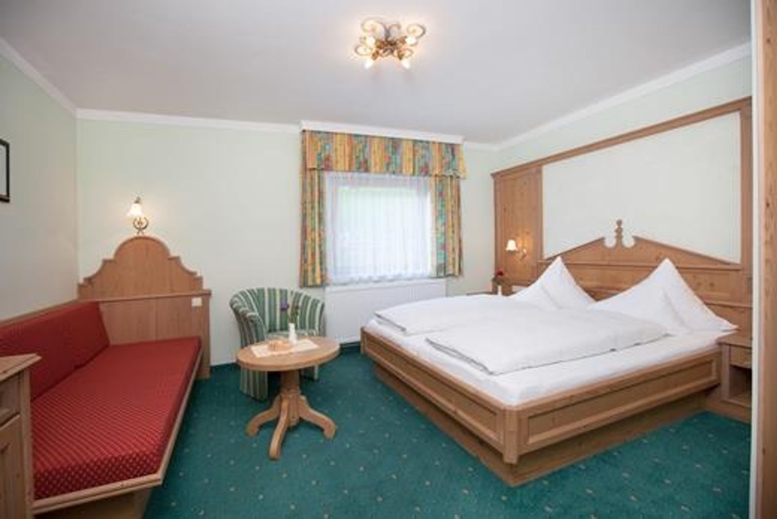Doppelzimmer image 2 - Hotel die Arlbergerin | St.Anton a. Arlberg | Tirol | Austria