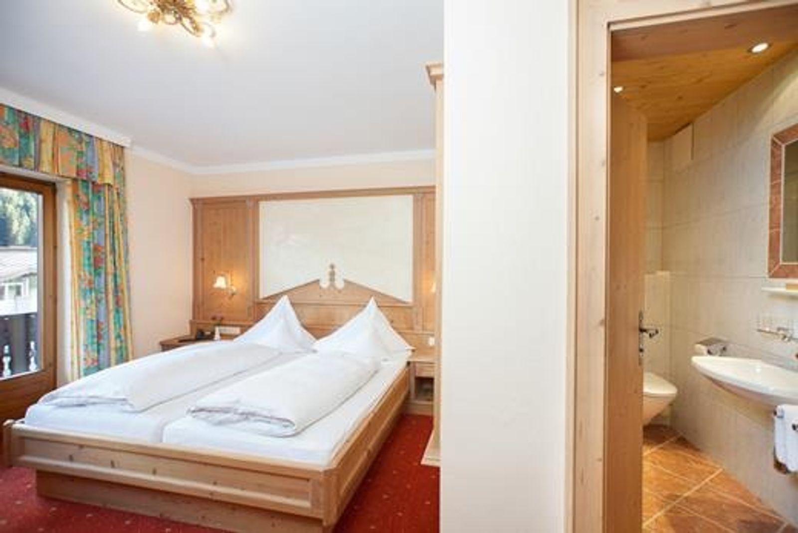 Doppelzimmer image 4 - Hotel die Arlbergerin | St.Anton a. Arlberg | Tirol | Austria
