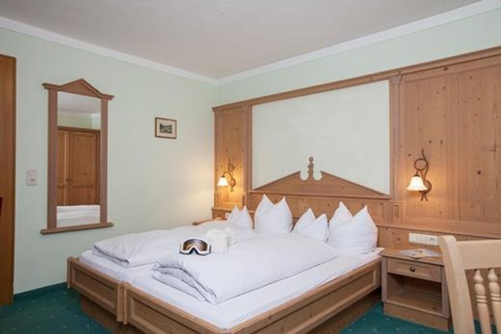Doppelzimmer image 6 - Hotel die Arlbergerin | St.Anton a. Arlberg | Tirol | Austria
