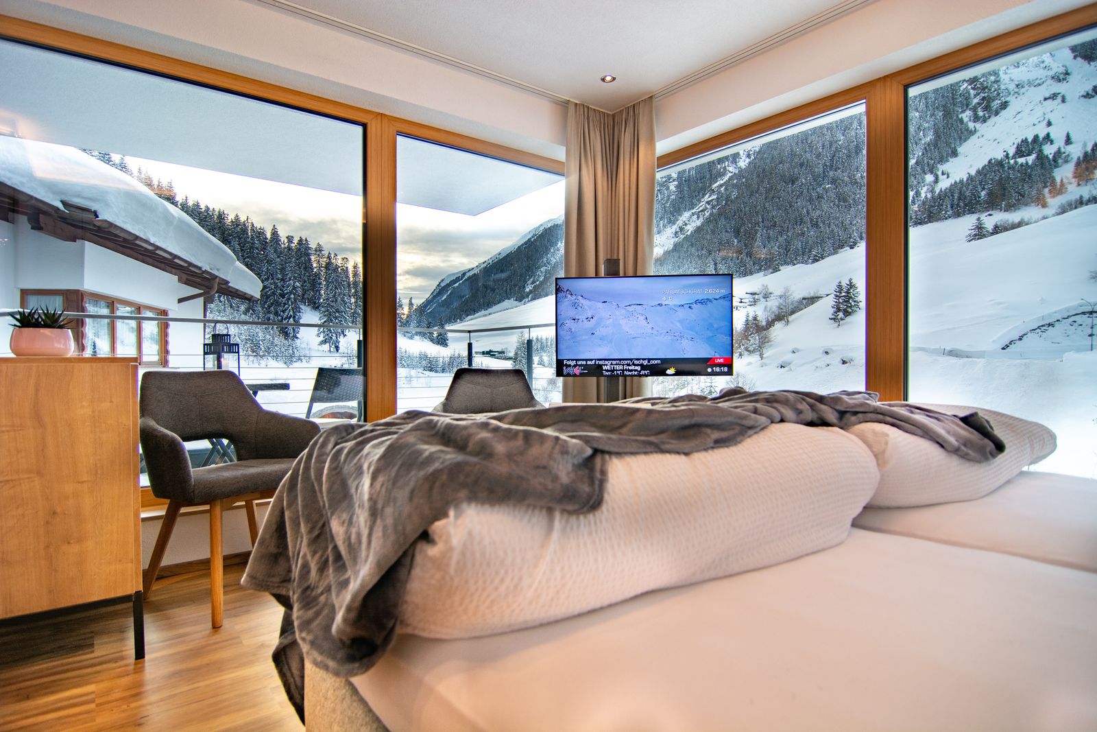 Didis #holidayhome - Panorama Doppelzimmer  image 1 - Apartment Didis Holiday Home | Ischgl | Tirol | Austria