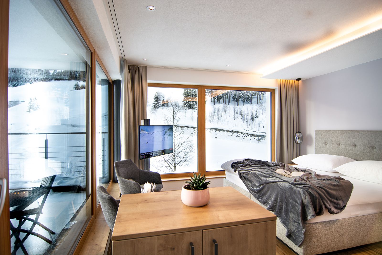 Didis #holidayhome - Panorama Doppelzimmer  image 5 - Apartment Didis Holiday Home | Ischgl | Tirol | Austria