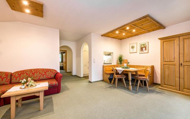 Wohlfühlwohnung Bergblick image 4 - Landhaus Alpensonne | Tannheimertal | Austria