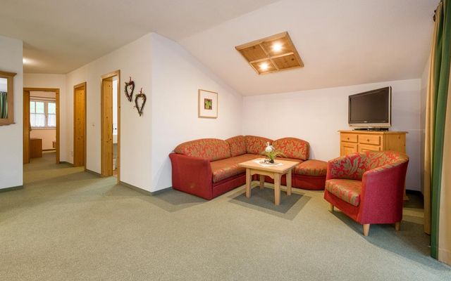 Wohlfühlwohnung Bergpanorama image 6 - Landhaus Alpensonne | Tannheimertal | Austria