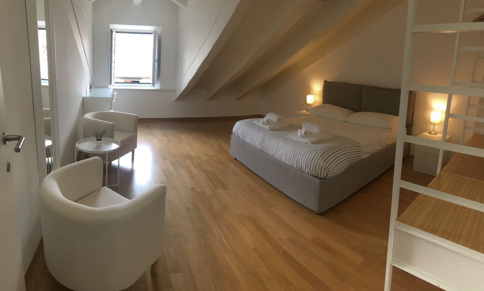 Das Appartement Venezia in der Via Felice Venezian 23 in Trieste image 2 - Apartment Ritter's Rooms & Apartments | Triest | Italien