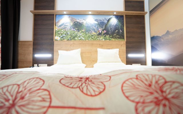Doppelzimmer Tirol image 4 - Wohlfühl - Hotel Gundolf | Pitztal | Tirol | Austria