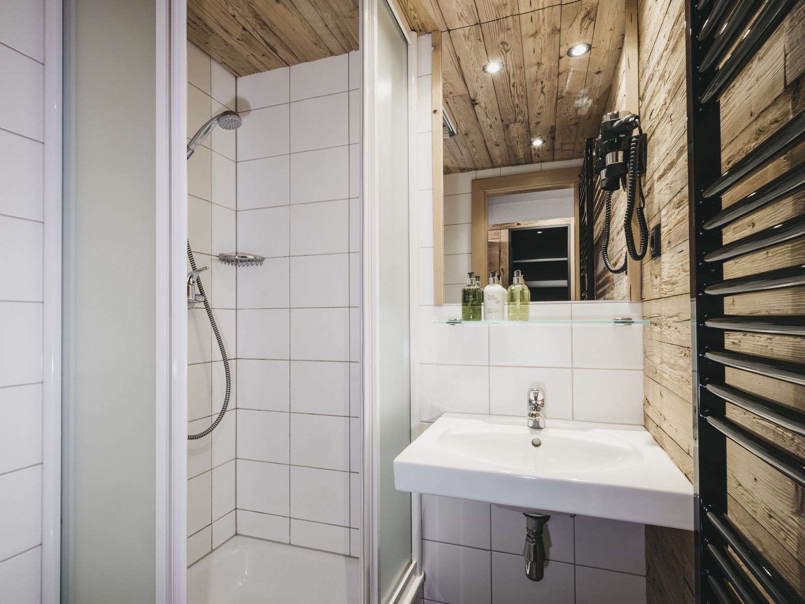 Standard Doppelzimmer image 8 - VAYA Resort Hotel | VAYA Pfunds | Tirol | Austria