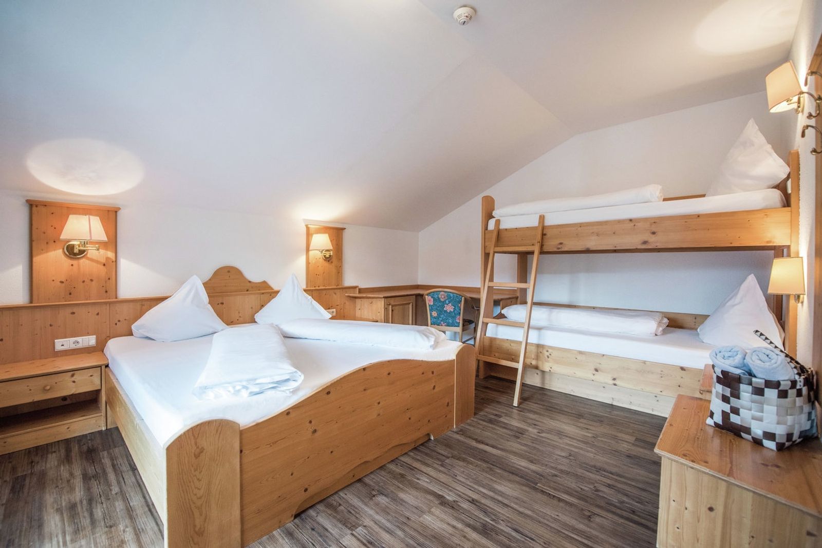 Familienzimmer image 2 - Pension Rosenheim | Ratschings | Südtirol | Italy 