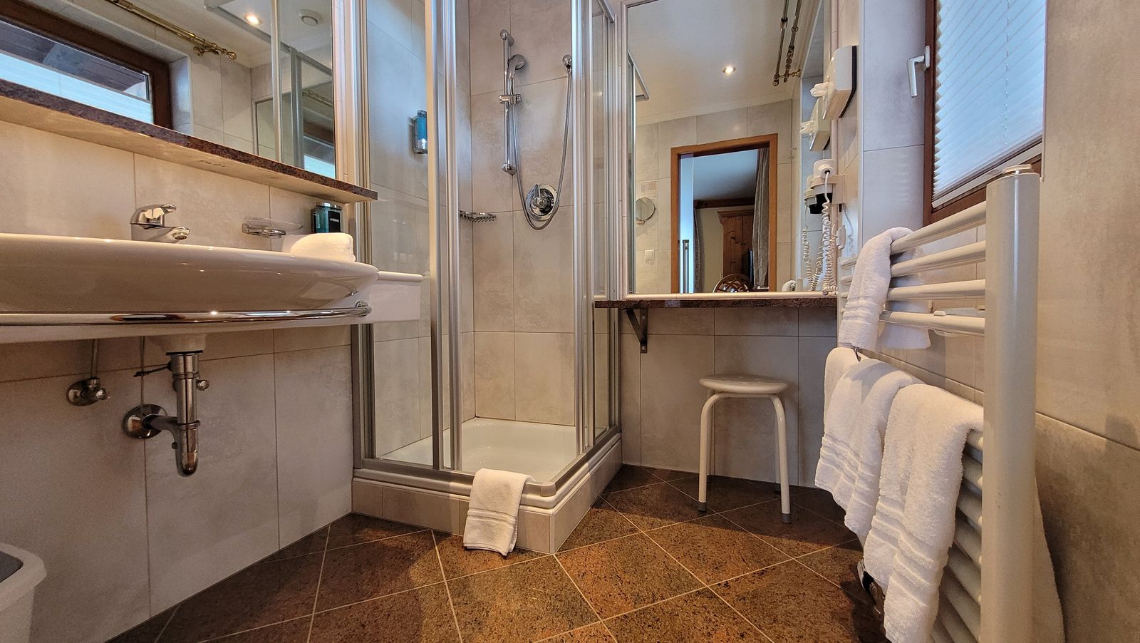 Komfortzimmer de luxe Kat.4 image 3 - 4 Sterne Wellnesshotel in Zauchensee Hotel Alpenrose Zauchensee