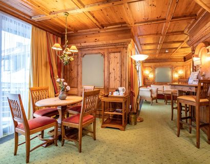 Göbel´s Schlosshotel Prinz von Hessen: Altholz Maisonette