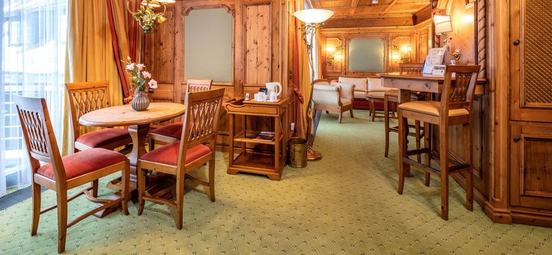 Göbel´s Schlosshotel Prinz von Hessen: Altholz Maisonette image #1