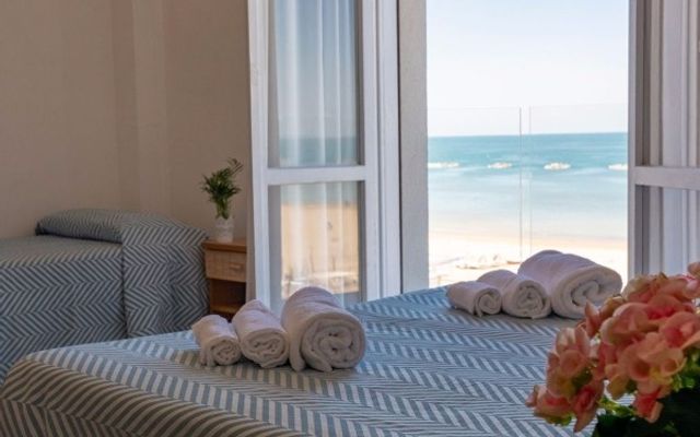 Dreibett Zimmer  - Balkone - Blick zum Meer image 3 - Strandhotel HOTEL ATLAS | Cesenatico | Italien