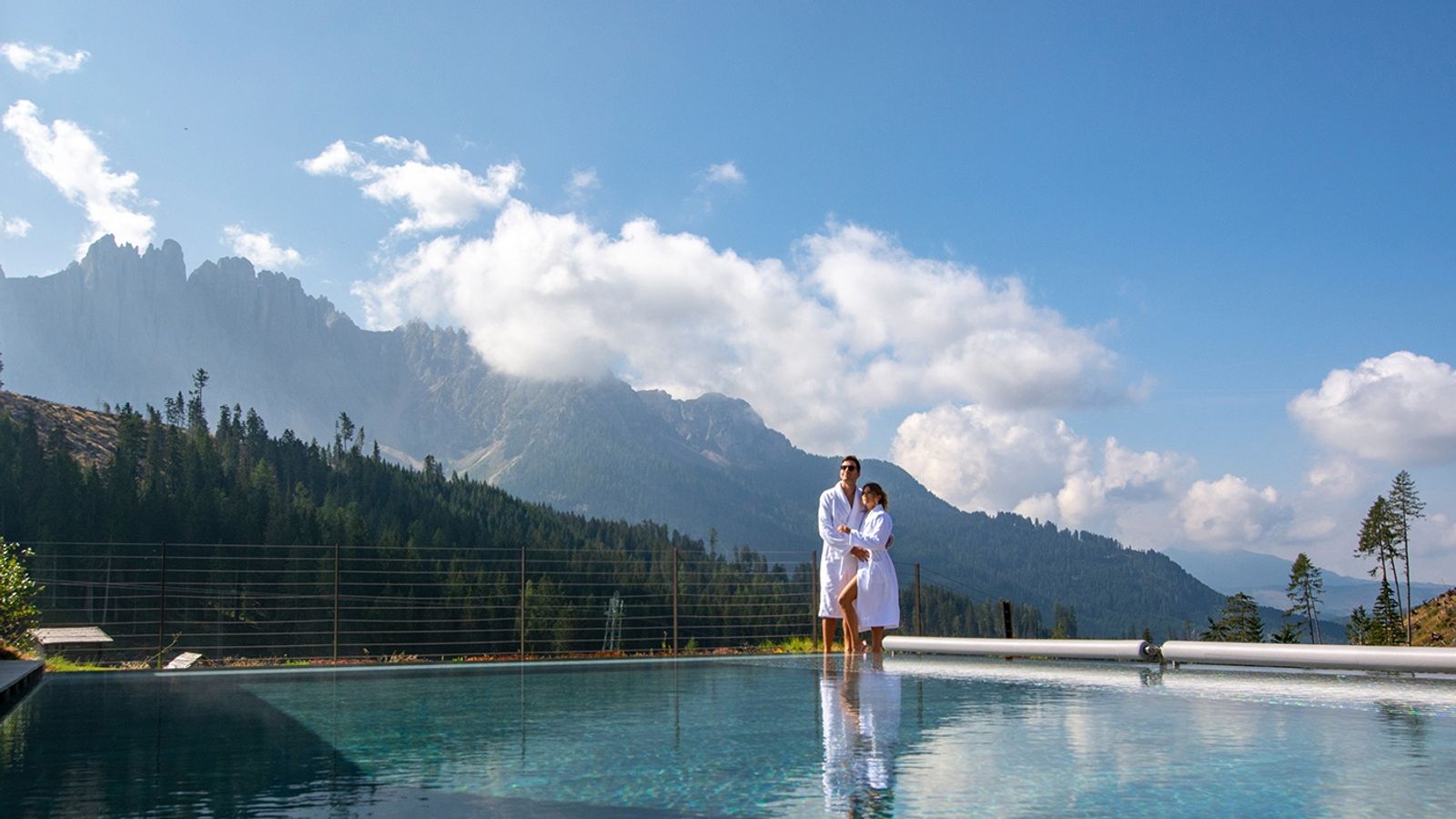 https://www.youtube.com/watch?v=-Qu-440aaQk - Moseralm Dolomiti Spa Resort