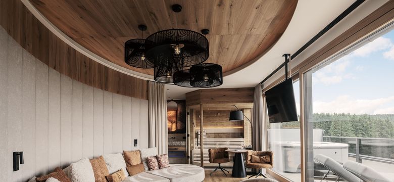Wellness & Naturhotel Tonihof: luxury suite ALMSINFONIE image #1