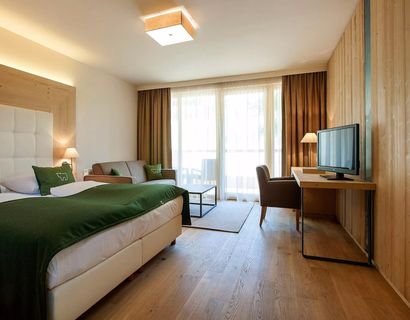 Almwellness Hotel Pierer: Double room forest view