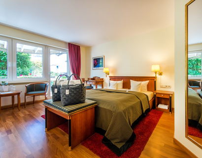 Well & Wine Hotel Keßler-Meyer: Double room "Auslese" with south-facing balcony