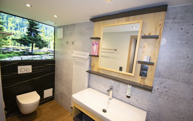 Eichhörnchen Max image 2 - Familotel Bayerischer Wald Der Böhmerwald