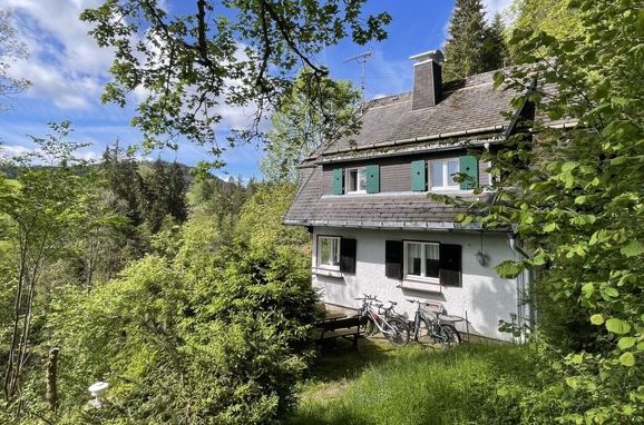 Außen Sommer 1 - Hauptbild, Schwarzwaldhütte Kesslerberg, Hinterzarten, Schwarzwald, Baden-Württemberg, Deutschland