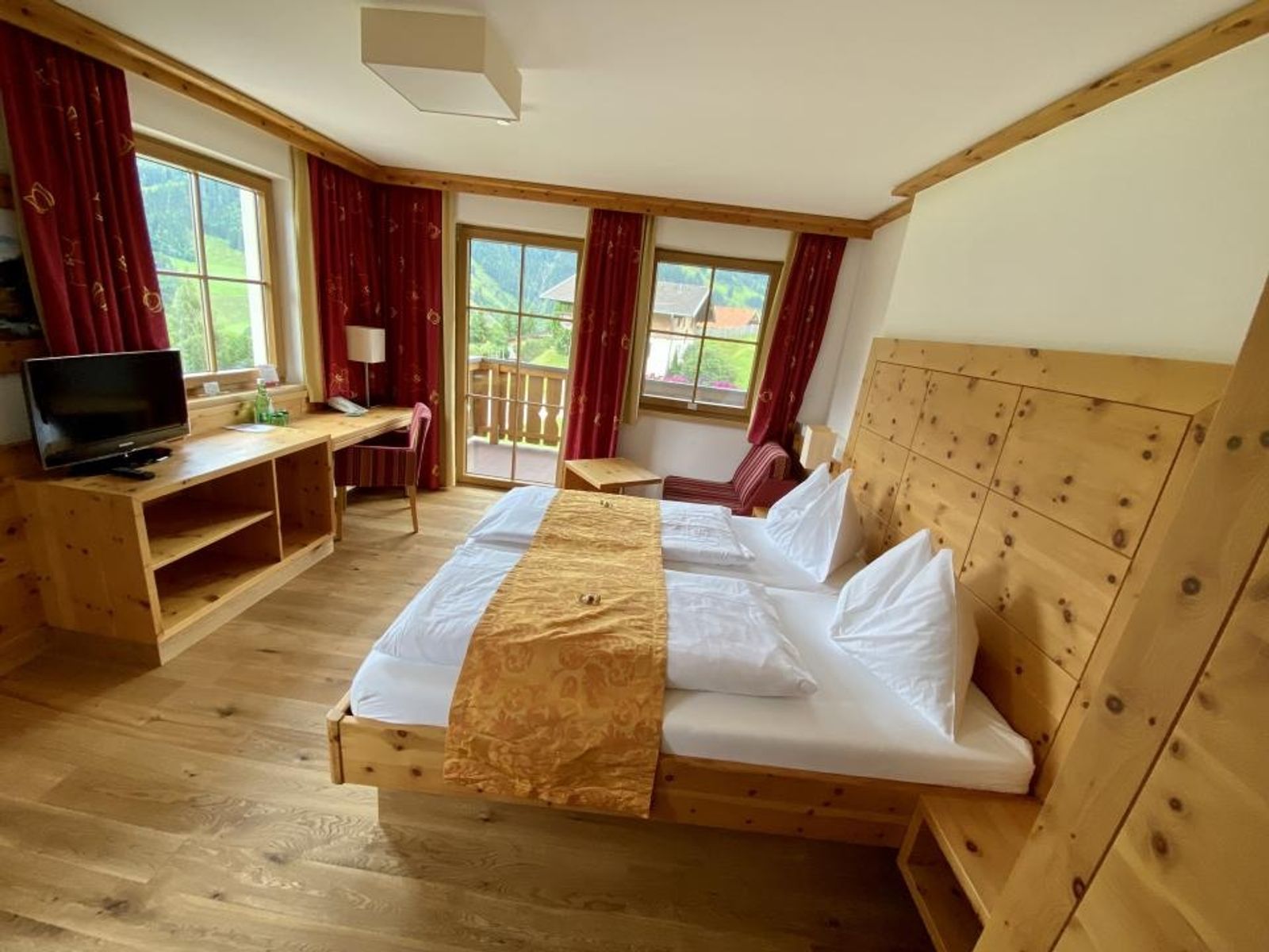 DZ "Alpenklang" Zirbe Trio image 5 - Berghotel Berghotel Alpenklang