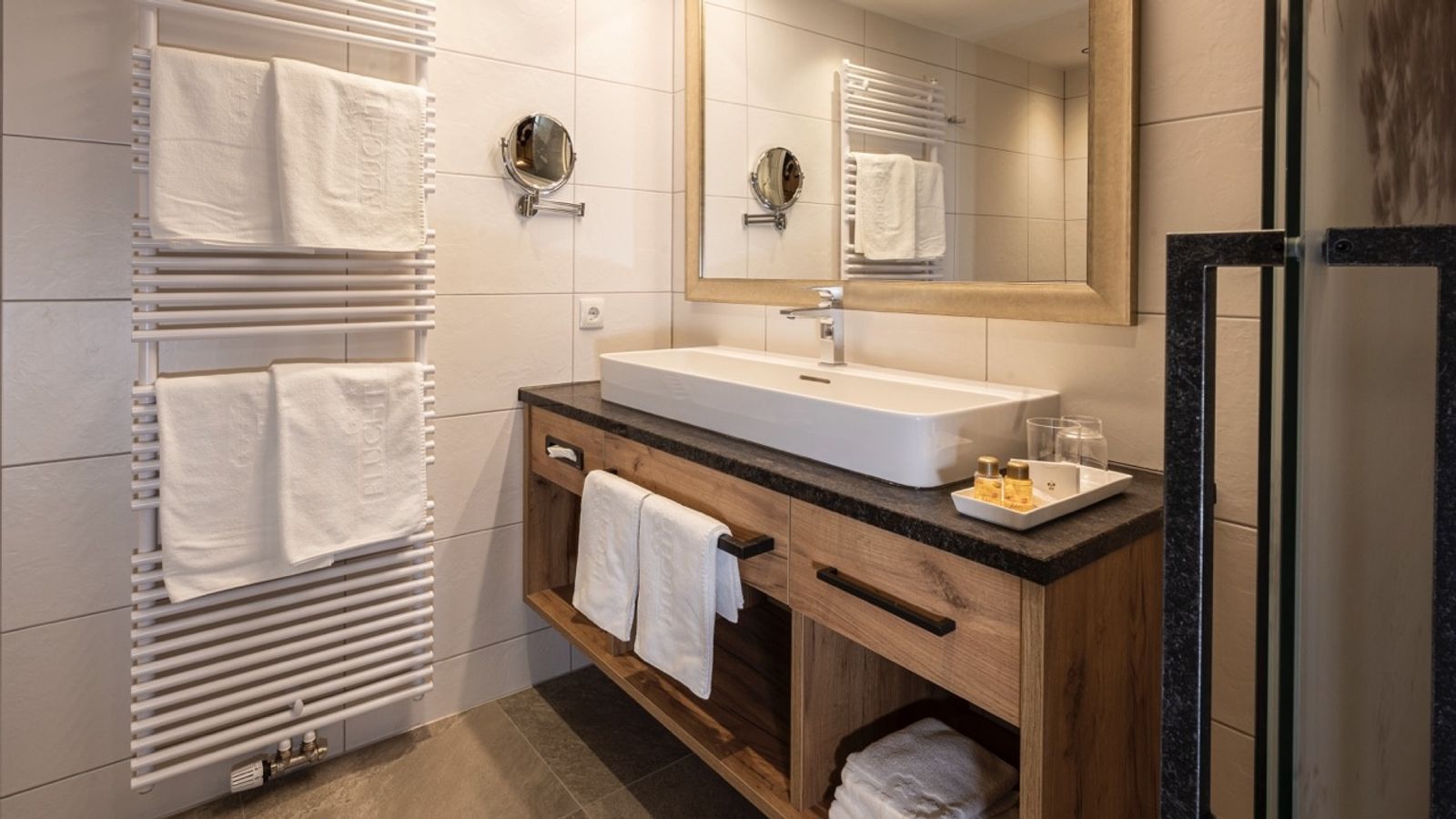 Doppelzimmer "Alpin Deluxe" image 9 - Alpenresort Hotel Fluchthorn