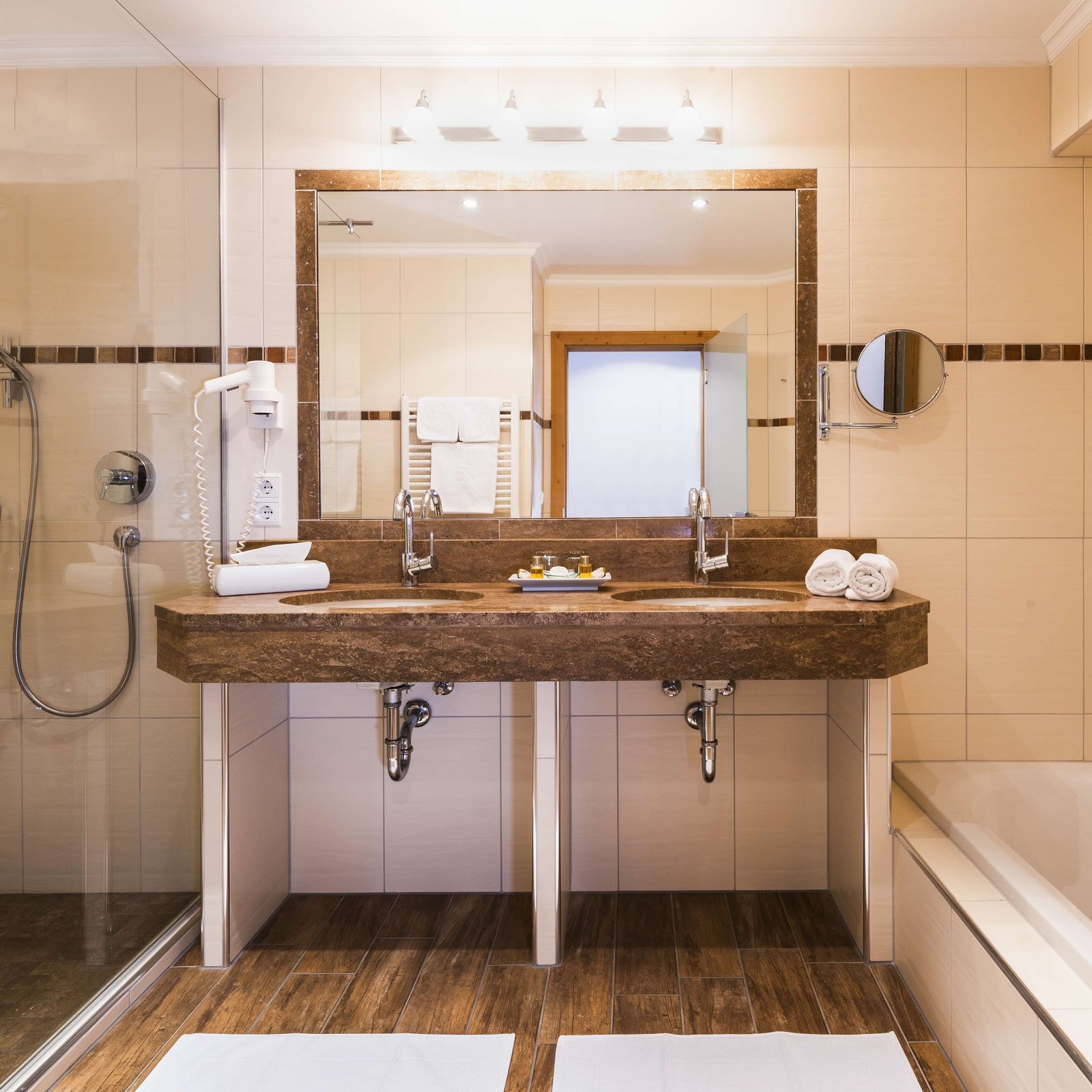 Suite "Almhof Deluxe" image 3 - Panoramahotel Almhof