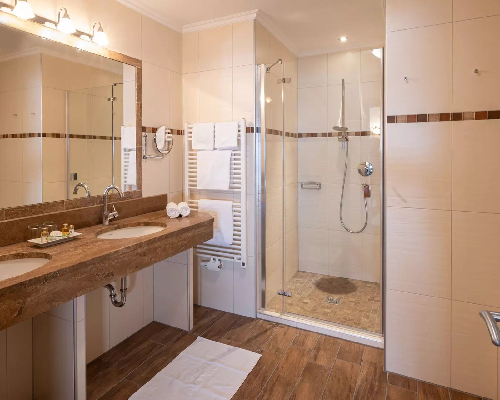 Suite "Almhof Residenz Deluxe" image 4 - Panoramahotel Almhof