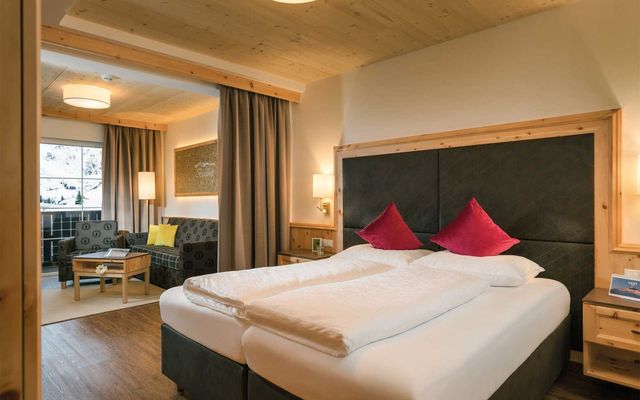 Juniorsuite Zirbe image 2 - Hotel & Appartement Venter Bergwelt